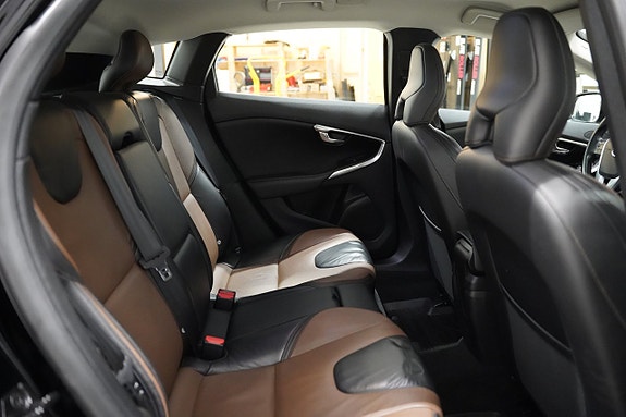 Volvo V40 Cross Country 16 of 17