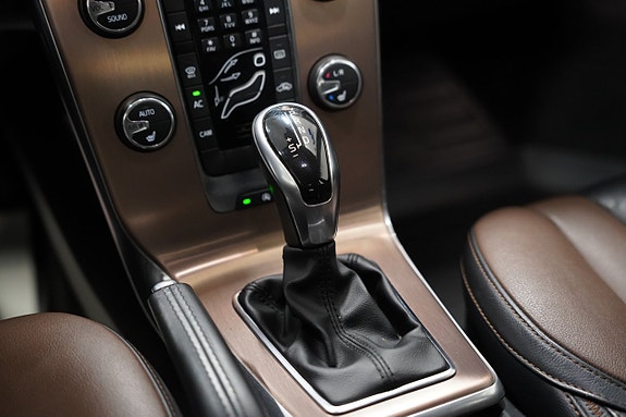 Volvo V40 Cross Country 12 of 17