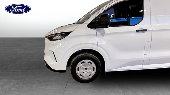 Ford Transit Custom 9 of 12