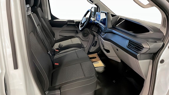 Ford Transit Custom 3 of 12