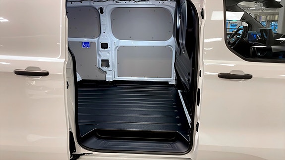 Ford Transit Custom 5 of 12