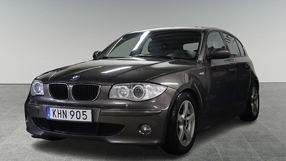BMW 118i 3 of 5