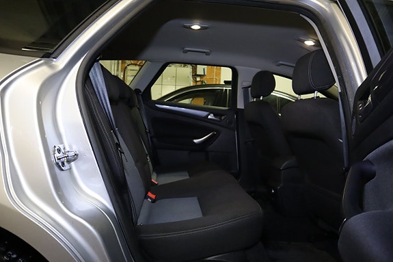 Ford Mondeo 13 of 17