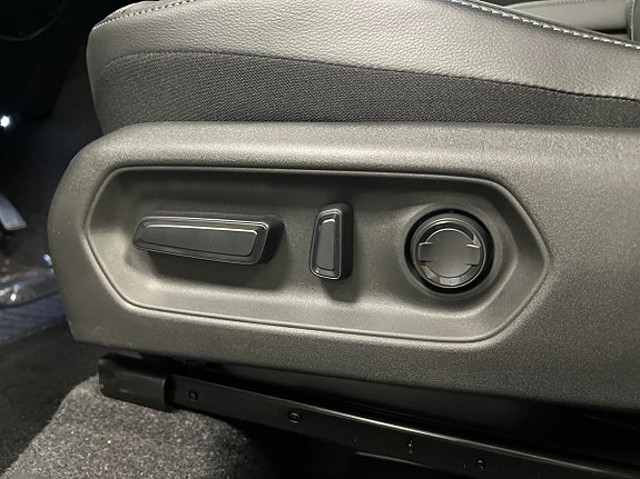 Suzuki eVitara 18 of 22