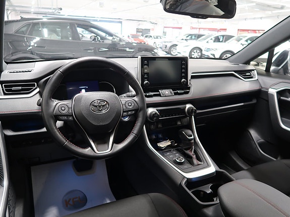 Toyota RAV4 16 of 30
