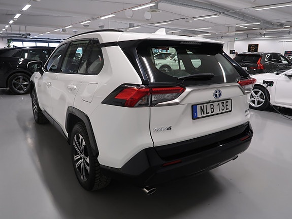 Toyota RAV4 8 of 30