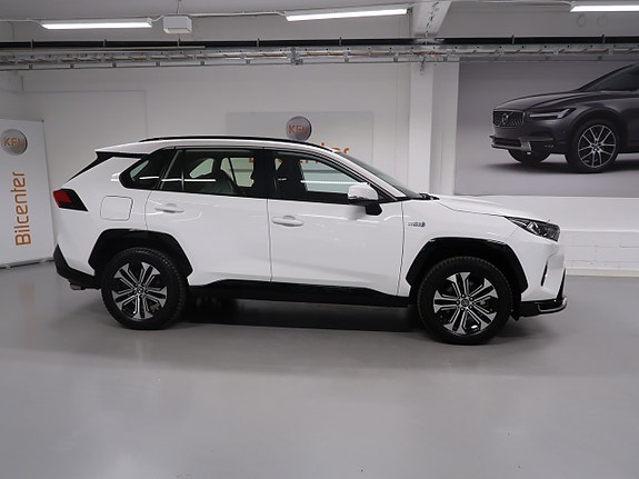 Toyota RAV4 5 of 30