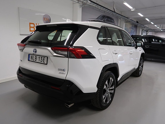 Toyota RAV4 6 of 30