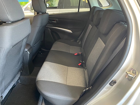 Suzuki S-Cross 8 of 8