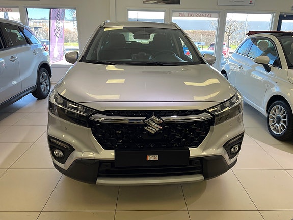 Suzuki S-Cross 2 of 8