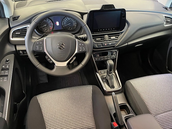 Suzuki S-Cross 6 of 8