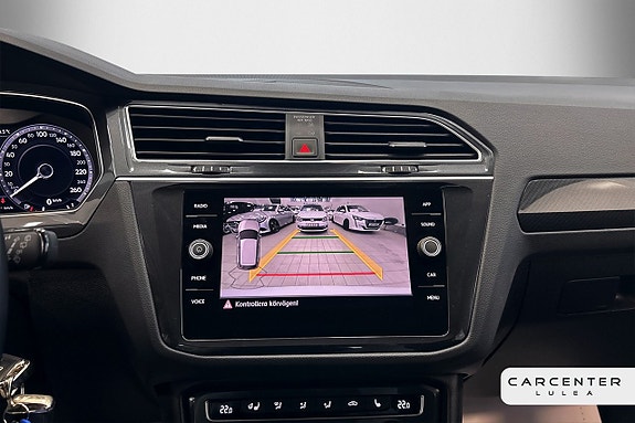 Volkswagen Tiguan 12 of 25
