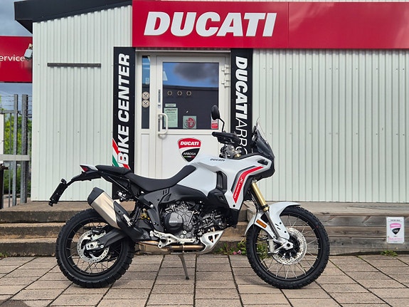 Ducati DesertX V2 *SUPERLANSERINGSERBJUDANDE*