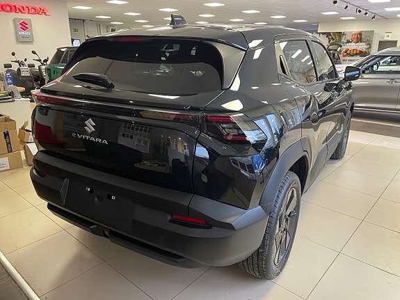 Suzuki eVitara 5 of 9