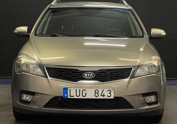 Kia Ceed 2 of 11