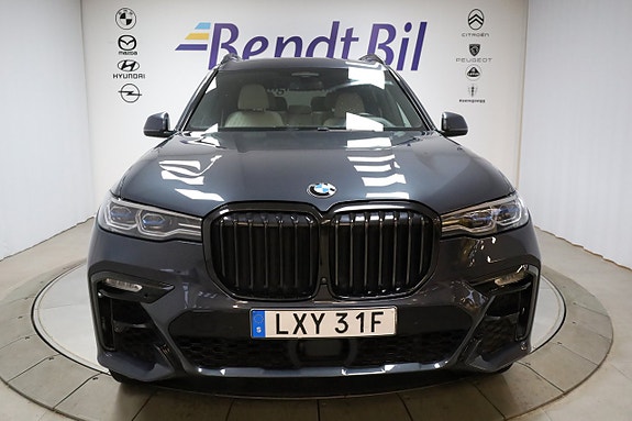 BMW X7 3 of 5