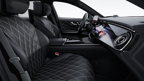 Mercedes-Benz S580 e 13 of 16