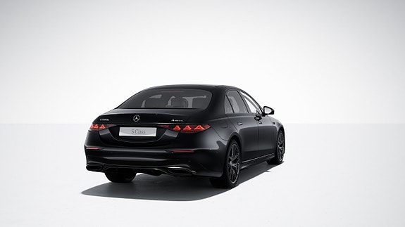 Mercedes-Benz S580 e 9 of 16