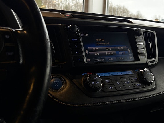 Toyota RAV4 14 of 17
