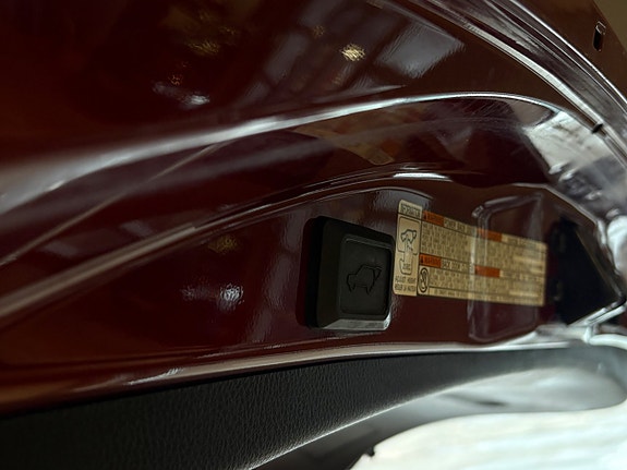 Toyota RAV4 8 of 17