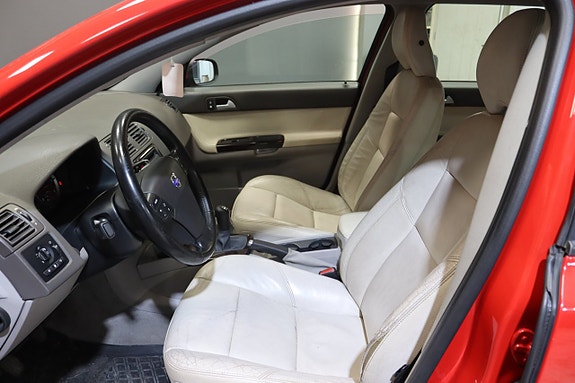 Volvo V50 15 of 19