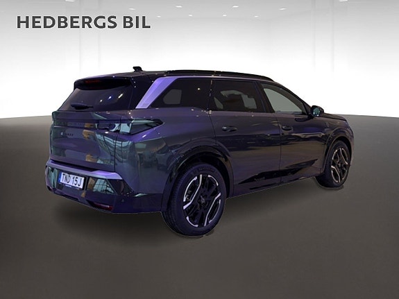 Peugeot e-5008 3 of 5
