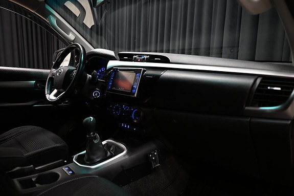 Toyota HiLux 27 of 29