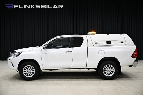 Toyota HiLux 2 of 29