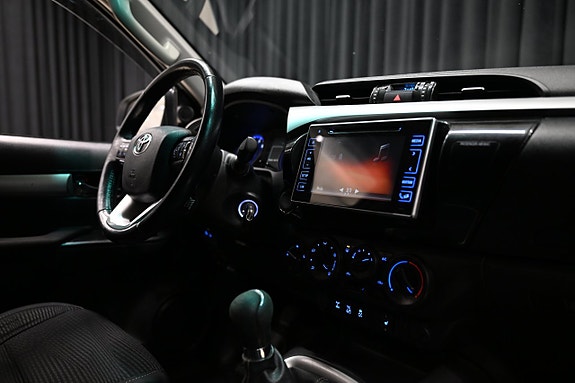 Toyota HiLux 28 of 29