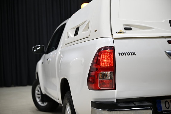 Toyota HiLux 20 of 29