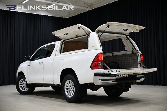 Toyota HiLux 7 of 29
