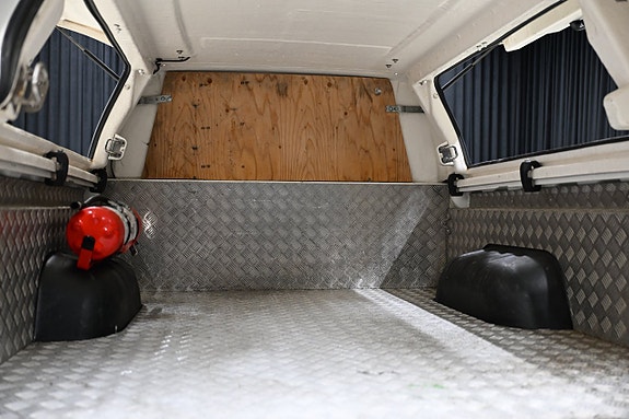 Toyota HiLux 9 of 29