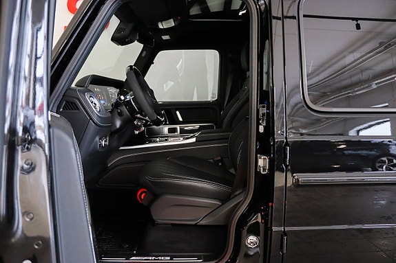 Mercedes-Benz G63 6 of 21