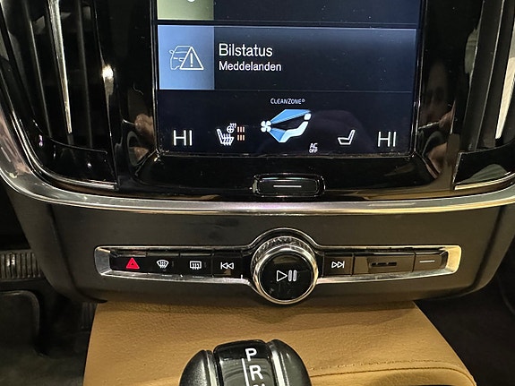Volvo S90 21 of 27