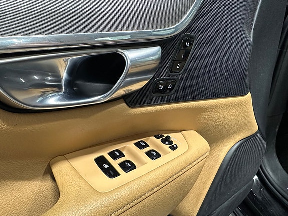 Volvo S90 14 of 27