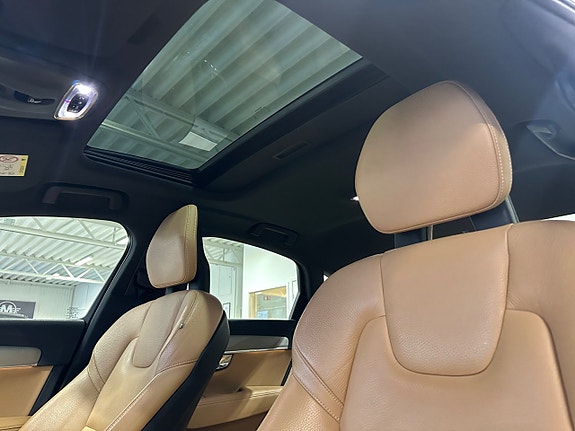 Volvo S90 27 of 27