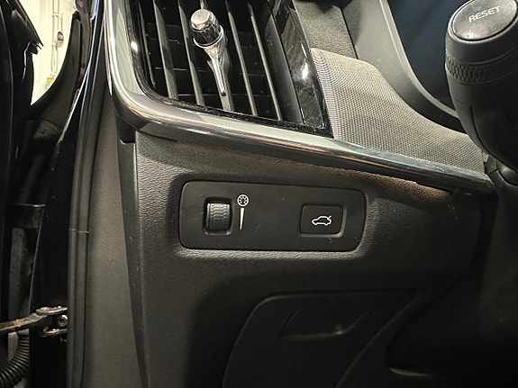 Volvo S90 15 of 27