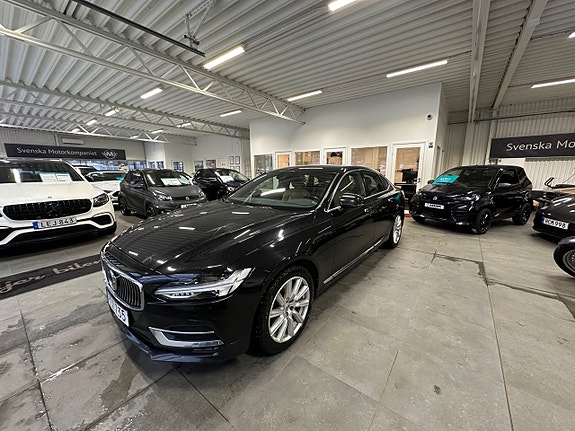 Volvo S90 2 of 5