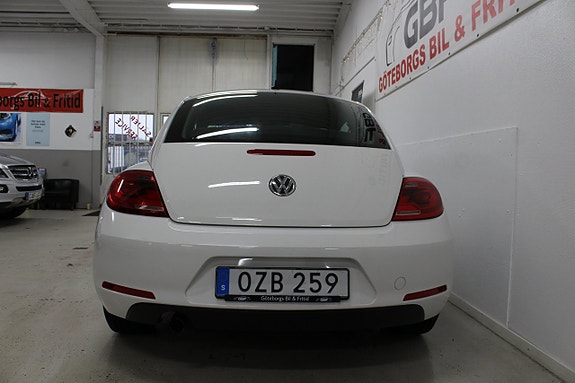 Volkswagen Beetle 4 of 5