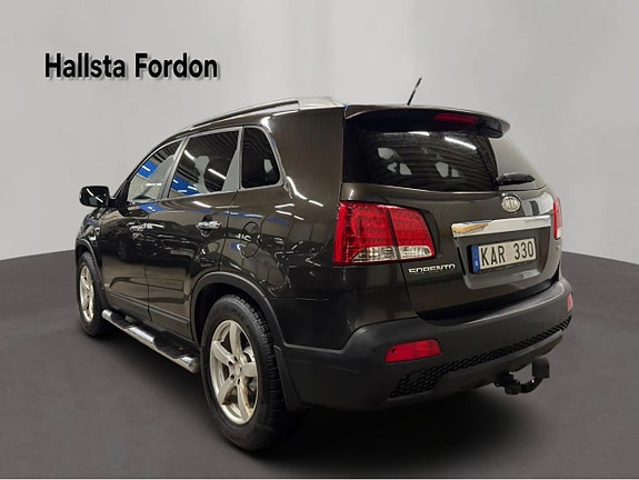Kia Sorento 4 of 12