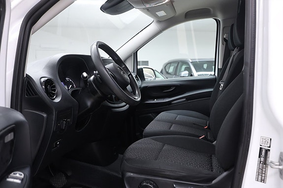 Mercedes-Benz eVito 111 12 of 16