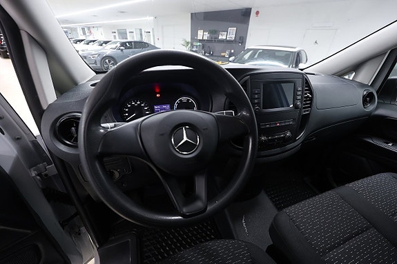 Mercedes-Benz eVito 111 13 of 16