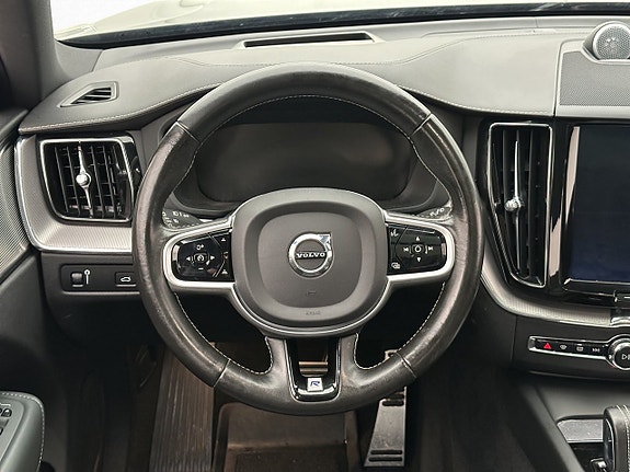 Volvo XC60 12 of 29