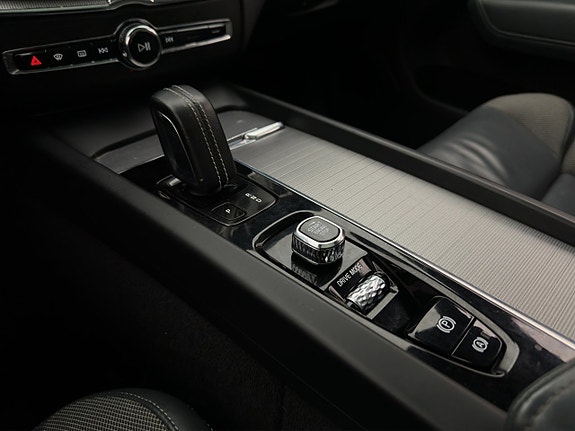 Volvo XC60 25 of 29