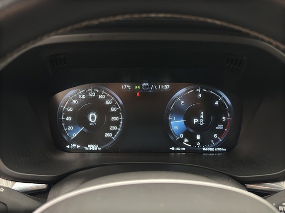 Volvo XC60 14 of 29