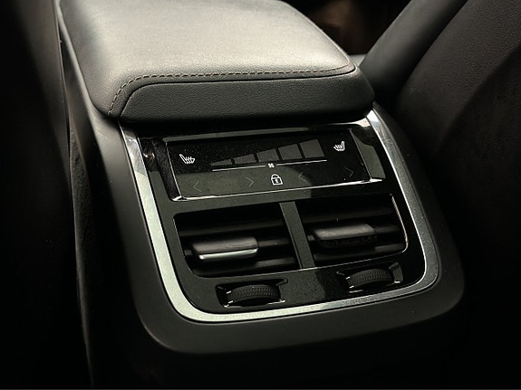 Volvo XC60 26 of 29