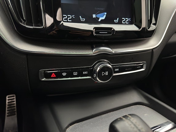 Volvo XC60 24 of 29