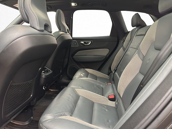 Volvo XC60 27 of 29