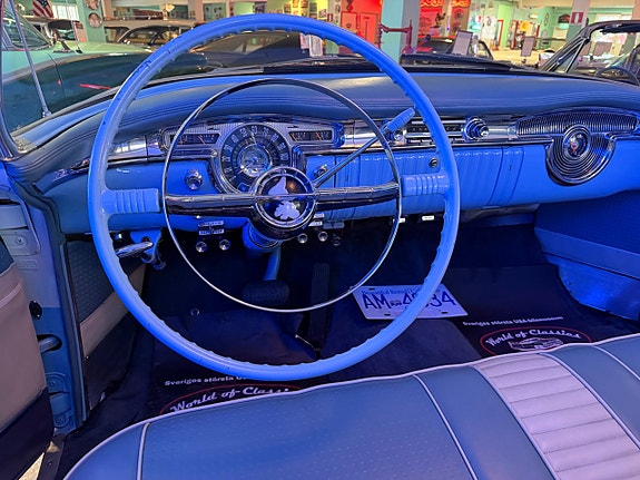 Oldsmobile Ninety Eight 15 of 27