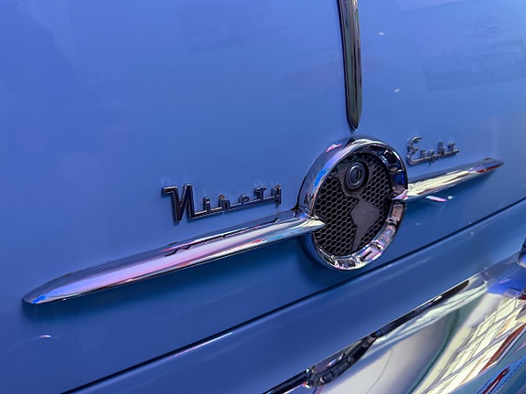 Oldsmobile Ninety Eight 10 of 27